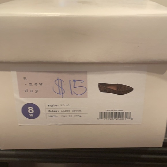 New shoes - Picture 3 of 3